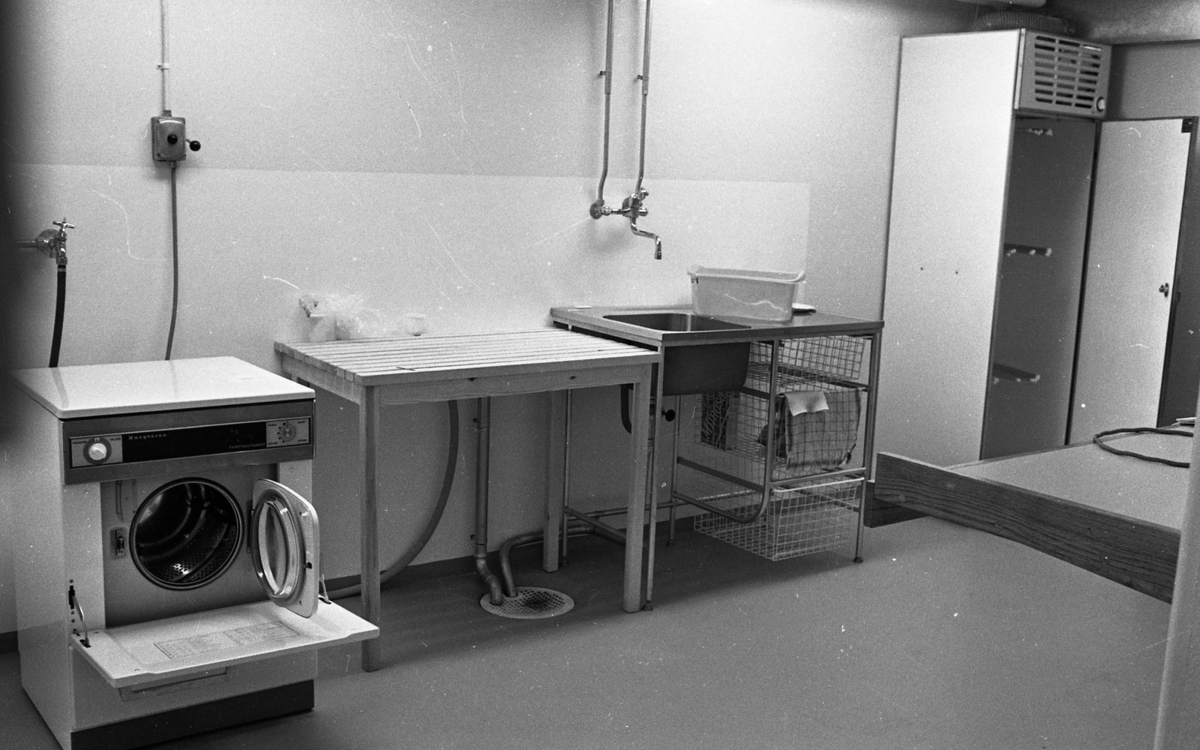 Lungkliniken, Nappivalen, Grekiskt handarbete 11 december 1967

Tvättstugeinteriör.