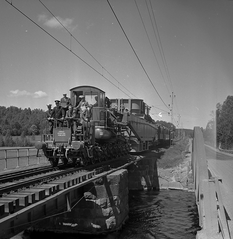 TGOJ-transporten, den tyngsta i Sverige. Tåg. 
Vagnen är SJ transportvagn för transformatorer, litt Uaais. Den kan som max ta 240 ton. Längden är 39,620 m.