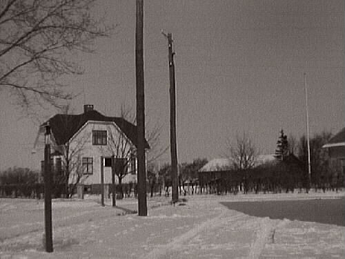 Villa vid Fastarpsvägen, Tvååker. Köpman Adolf Bengtssons bostadshus. Vinterbild med snö.