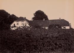 Thorsö herregård sett fra hagen.