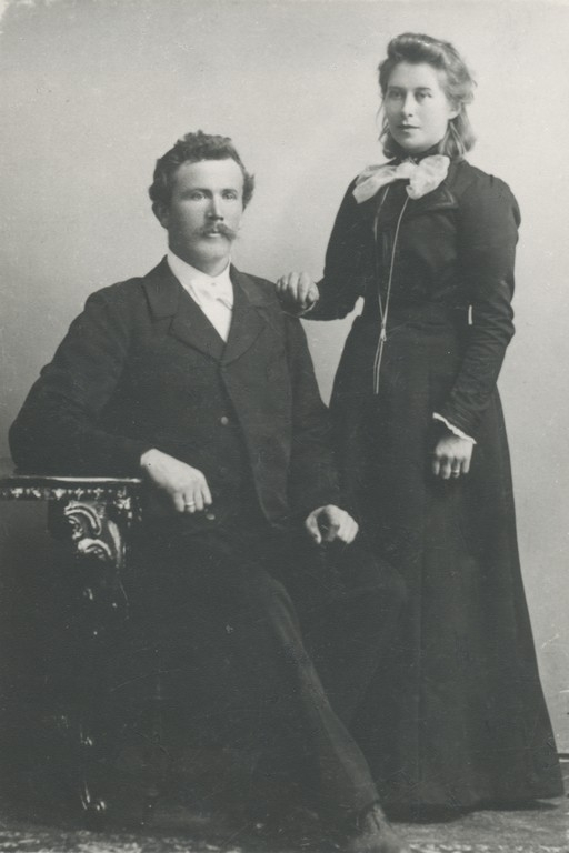 Brure eller forlovelsesbilete av Justina Tobiasdtr. Taksdal g. Søyland (1875 - 1942) og Anton Larsson Søyland (1874 - 1951)