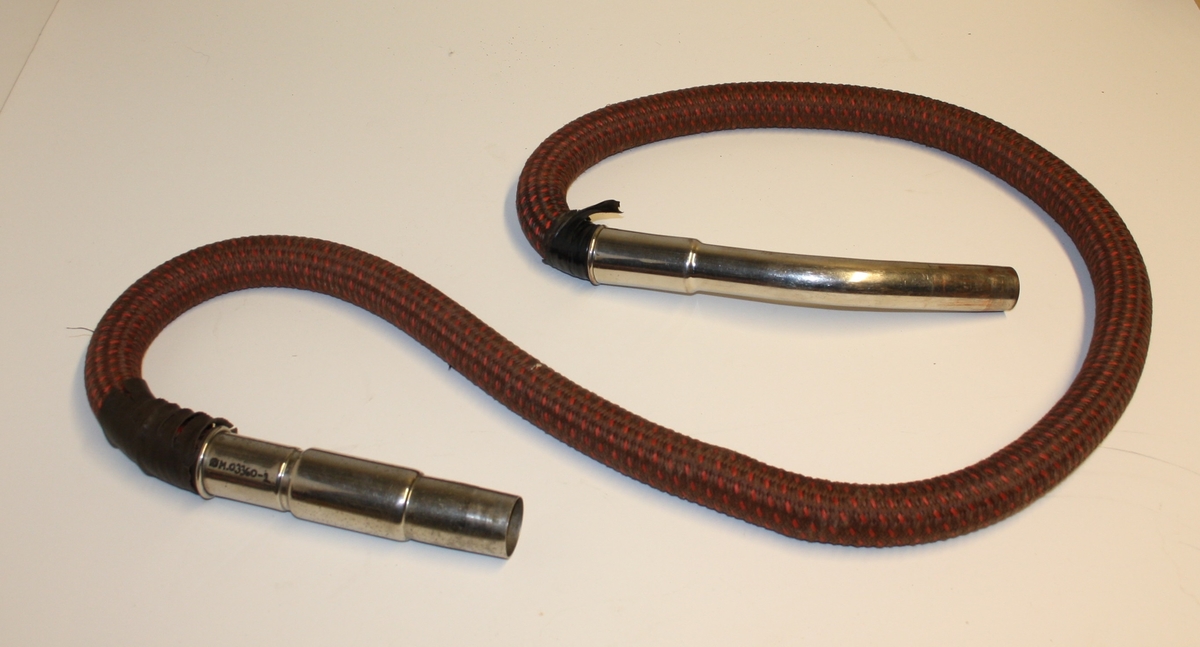 lang slange i veva nylon med endar i rustfritt stål til  støvsugar.