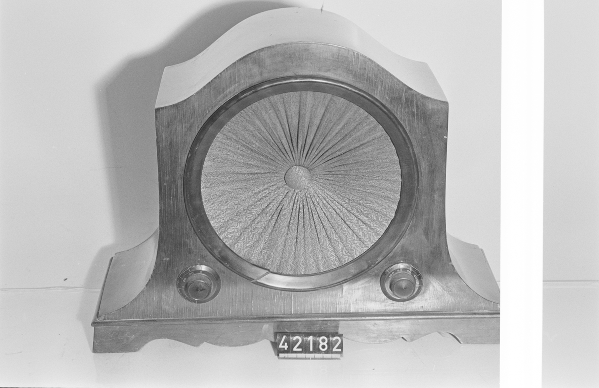 Radioapparat Stenton apparat nr 1851, märkt med Telefunken Marconi licens III nr 84422.