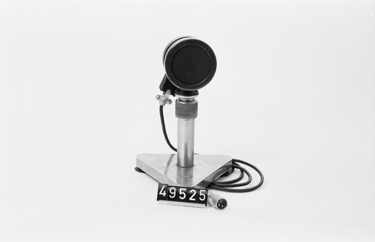 Mikrofon med utdragbart stativ. Märkt: "GRX"