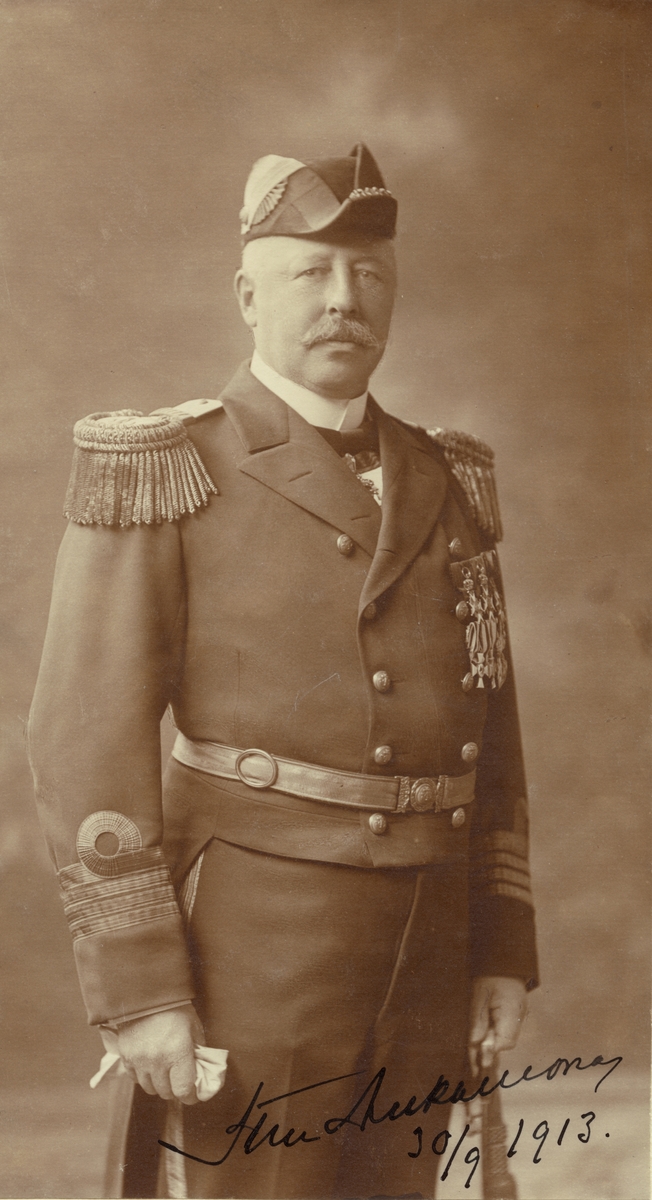 Amiral Sten Ancarecrona. Siste styrelsordförande vid Bångbro Järnbruk. Avgick vid verkets konkurs 1926.