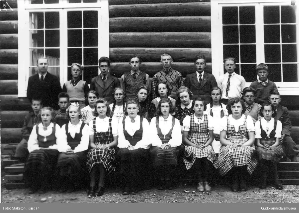 Konfirmantar ved Skjåk kyrkje 1941