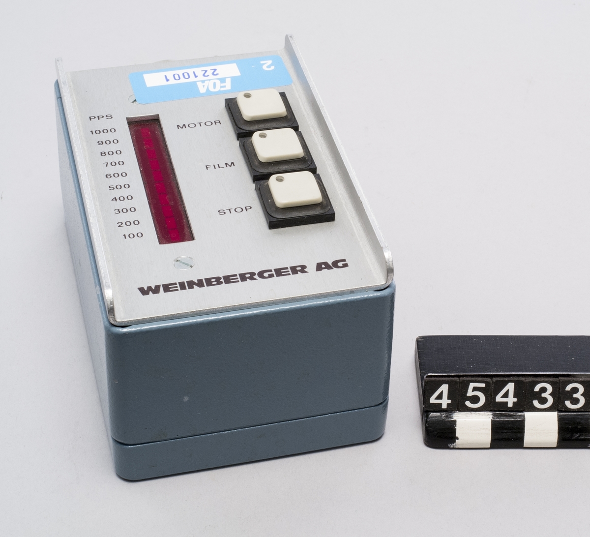 För anslutning till styrutrustning  TM45431, inställbar 100-1000 PPS, knappar för Motor-Film-Stop  Märkt FOA 2 221001 Tillverkare Weinberger AG