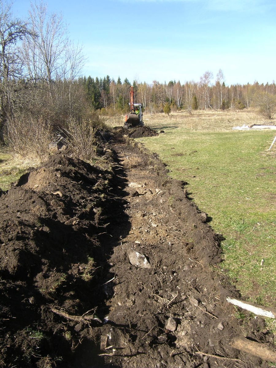 Arkeologisk förundersökning, schaktning, Sikhjälma, Hållnäs socken, Uppland 2014