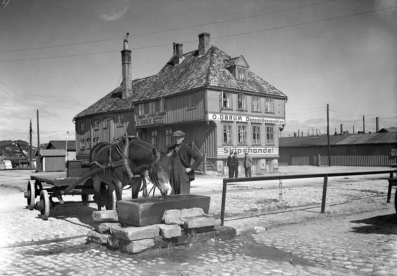 Tavern ble flyttet til Sverresborg i 1946. Før det stod bygget ved det gamle Slaveriet på Brattøra. (Foto/Photo)