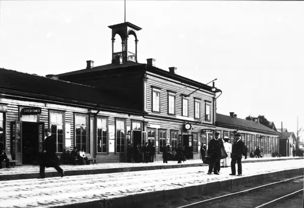 Den Första Stationsbyggnaden. - Falbygdens Museum / DigitaltMuseum