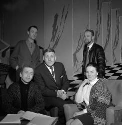 Fra prøvene til musikalen Fantasticks på CHAT NOIR 1965..Fra