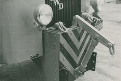 FWD bulldog lastebil med plogfeste i perioden 1936-1950