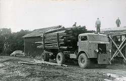 FWD bulldog lastebil og DeSoto i 1948