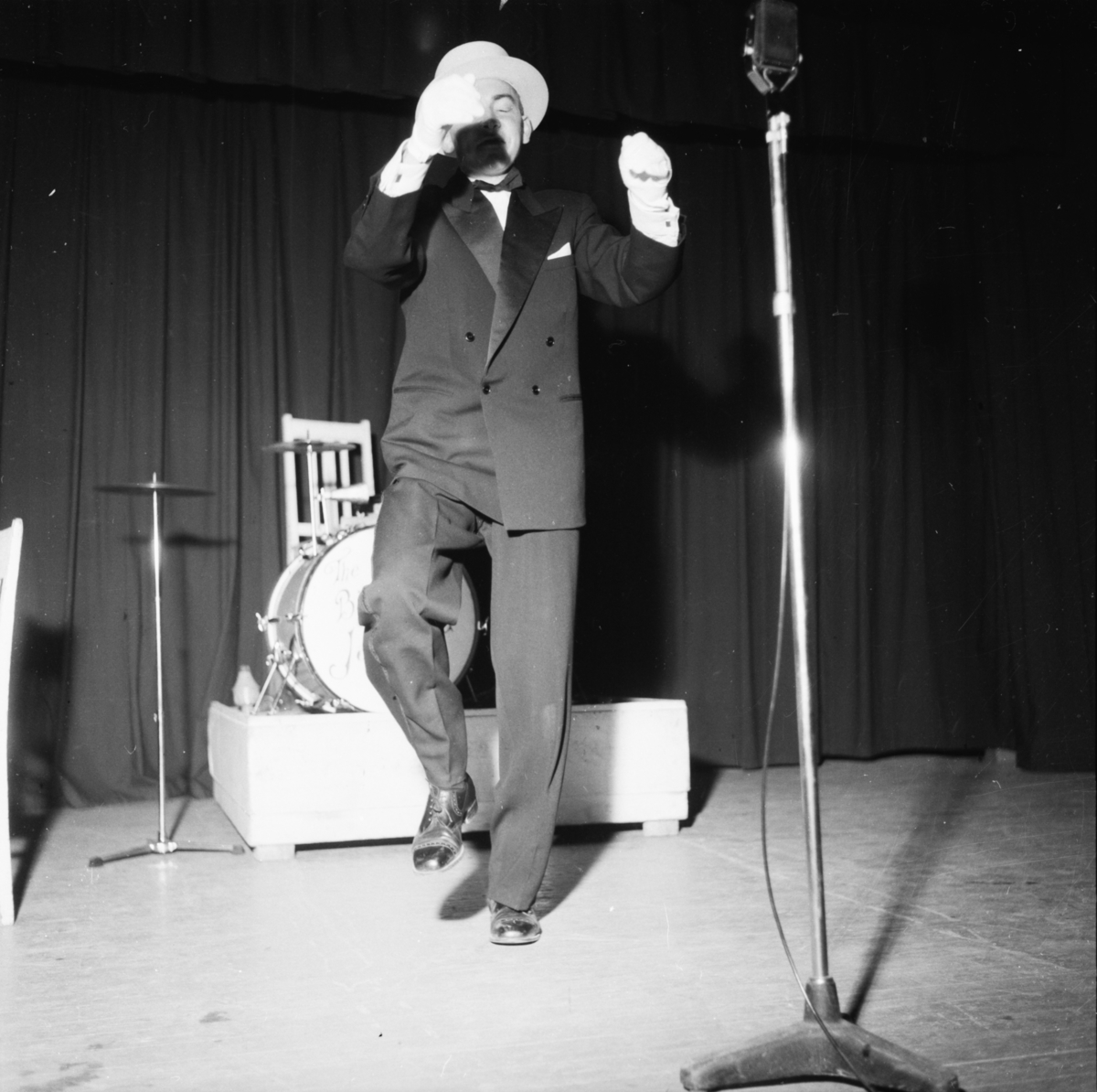 Vardens arkiv. "Byfor. arrangert i Brekkeparken"  26.05.1954