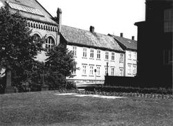 Gateparti fra Chrysties gate i Moss, ant. før 1960. Fra vens