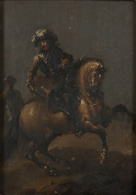 En ryttare, framställd i fas vänster, rider på en brungrå häst. Han är iklädd kyller, svart bröstharnesk och mörk hatt med vit plym och håller en sabel i höger hand. I bakgrunden skymtar en annan ryttare. Brungrön fond. Skiss.