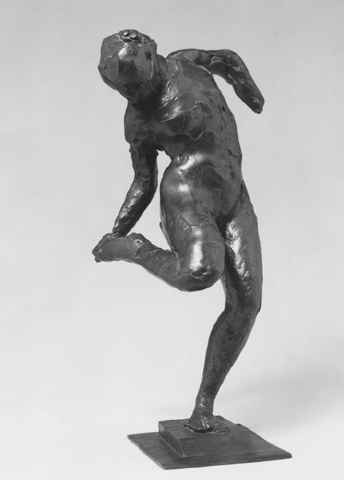 Degas ställde aldrig ut dessa skulpturer under sin livstid. De var skisser, ett arbetsmaterial, ursprungligen gjorda i mindre beständiga material som vax, plastelina och lera. Degas har inte daterat eller signerat skulpturerna. Efter hans död 1917, återfanns över 150 skulpturer i hans ateljé, i stort sett samtliga hade börjat förfalla. Degas arvtagare beslöt därför att tillåta att 72 av skulpturerna gjöts i brons i flera upplagor.