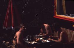 Mannskap på hyttetur - middag.