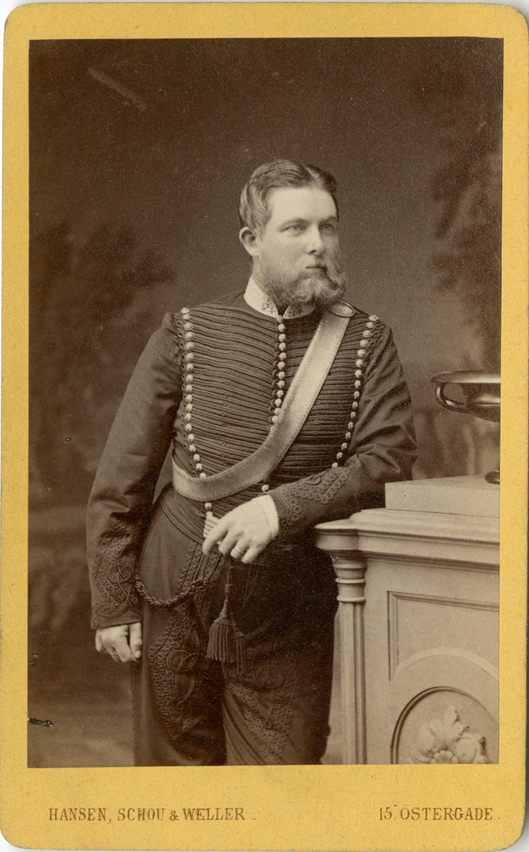 Porträtt av Ernst Fredrik af Klercker, major vid Wendes artilleriregemente A 3.

Se även bild AMA.0009773.