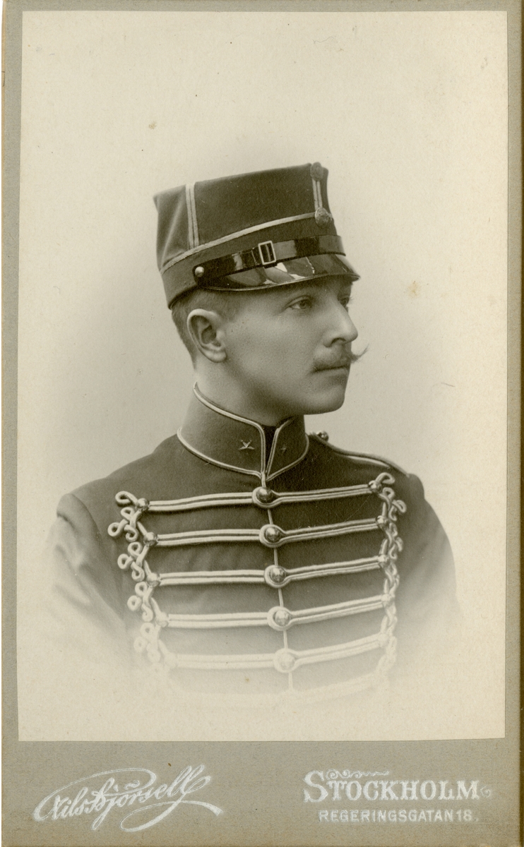 Porträtt av Gustaf Adolf Lewenhaupt, underlöjtnant vid Skånska husarregementet K 5.