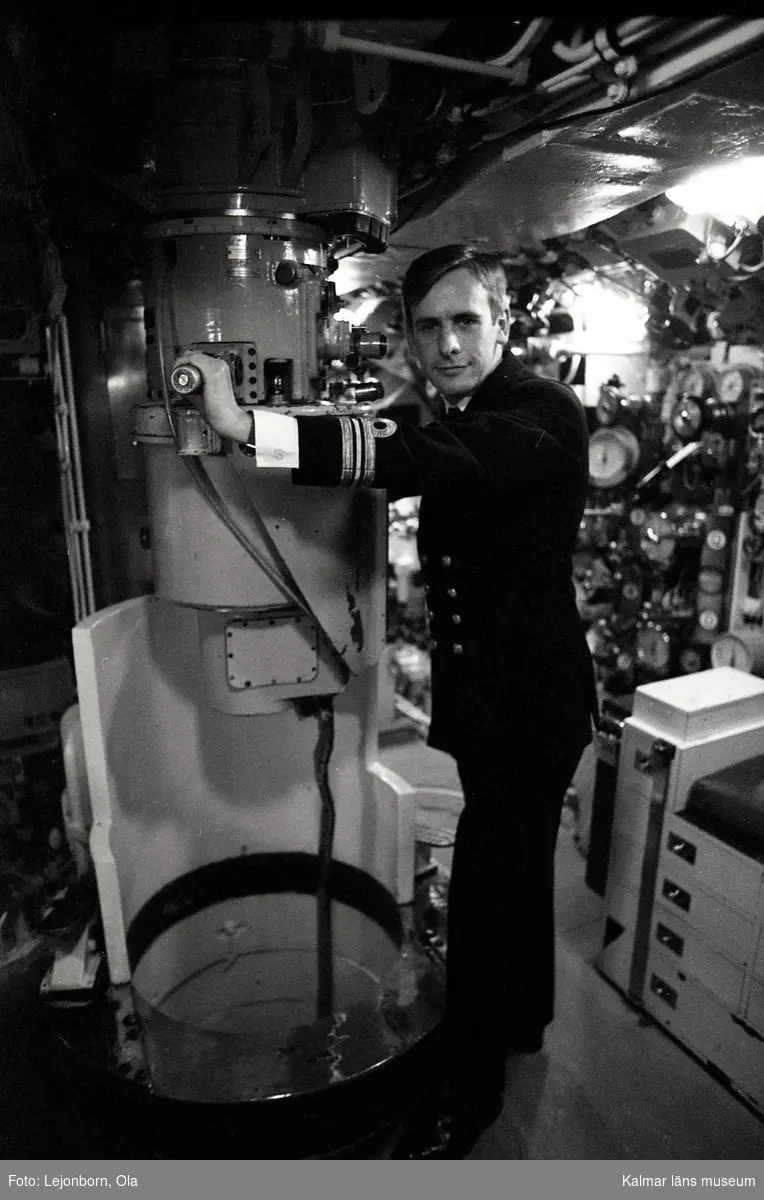 Örlogskapten David Russell ombord på ubåten HMS Oberon