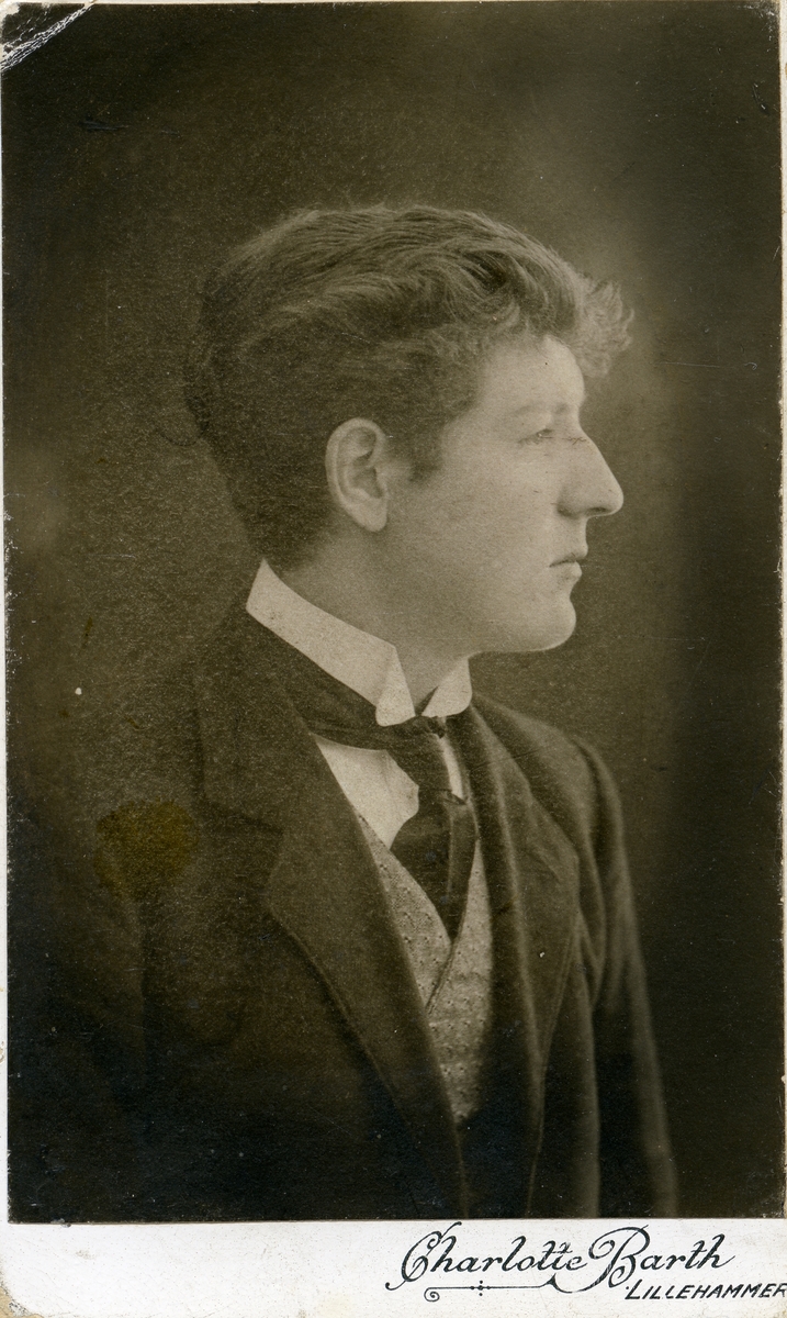 Ungdomsfoto av Kristian Fønhus.