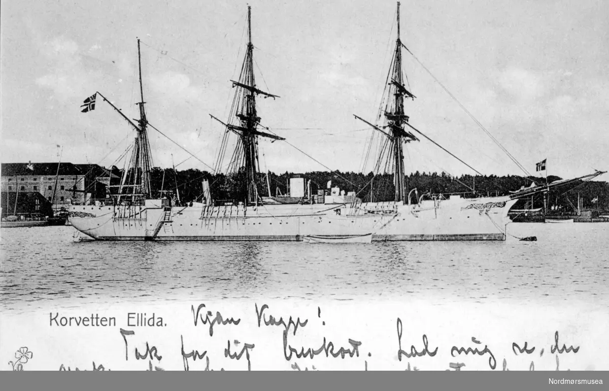 Postkort med motiv av korvetten Elida. Lauritz sender hilsen til sin bror. Nordmøre museums fotosamling
