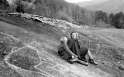 Hellerisninger på Boggestranda i Eidsvåg, Nesset kommune, hv