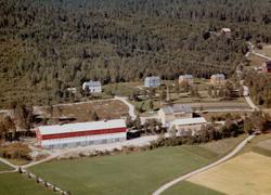 Flyfoto fra Tingvoll jordbruksskole på Tingvoll. Per 2013 er