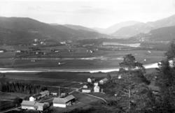 Parti fra Surnadal kommune, hvor vi ser deler av bygda på be