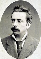 Foto av en ukjent mann, muligens fra Øwre eller Johnsenslekt