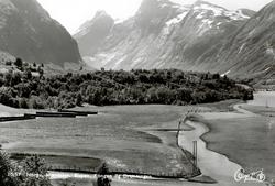 Postkort ";10/57"; med motiv fra Isterdalen, og Bispen, Kong