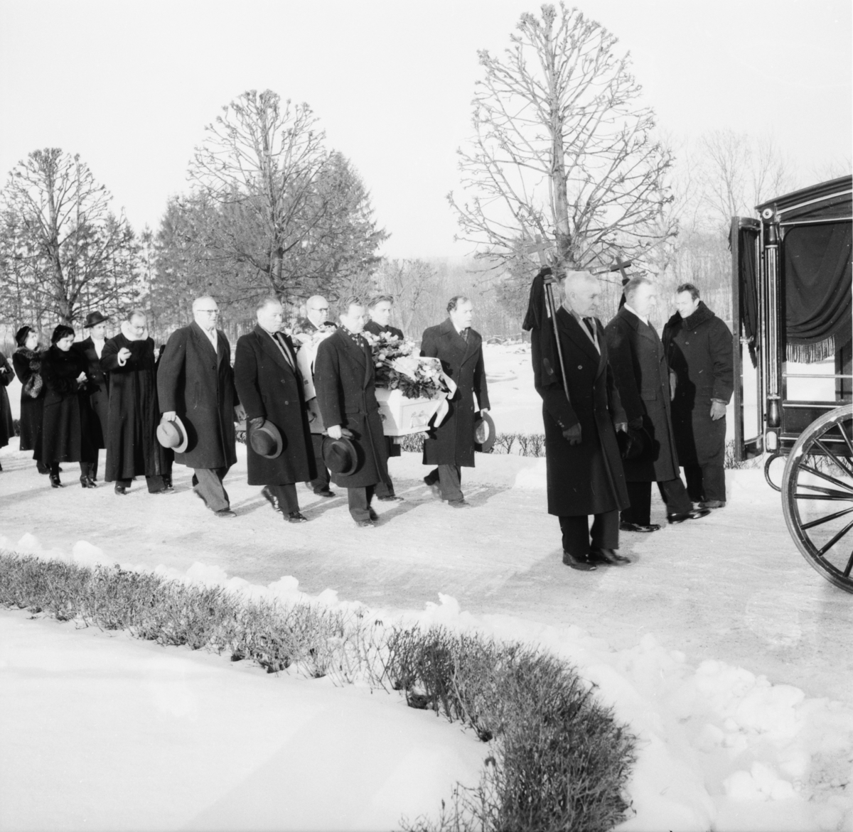 Vardens arkiv. "Begravelsen til Herman Hansen" 27.01.1954.