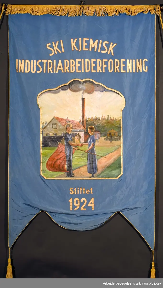 Ski kjemisk industriarbeiderforening.Stiftet 1924..Forside..Fanetekst: Ski Kjemisk Industriarbeiderforening.Stiftet 1924