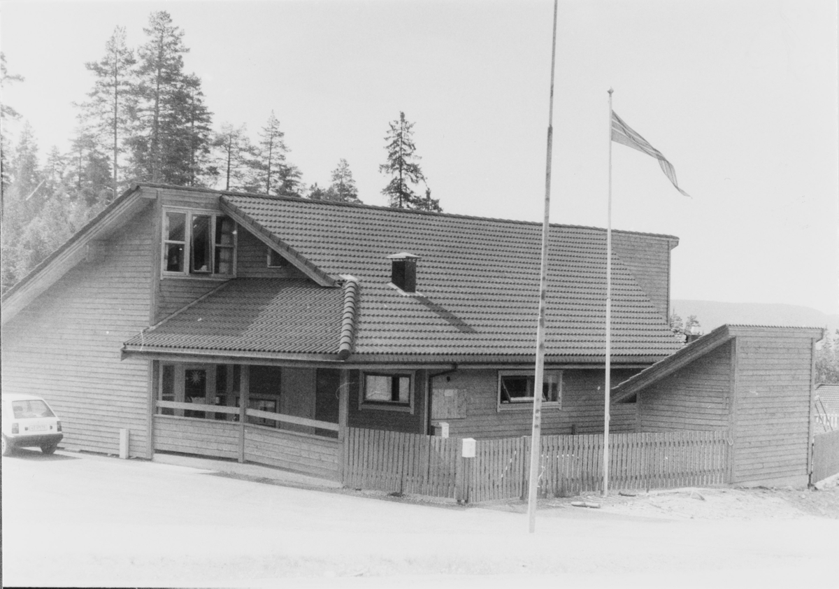 Grendehuset i Holum skog, der Solstua barnehage også etablerte seg.