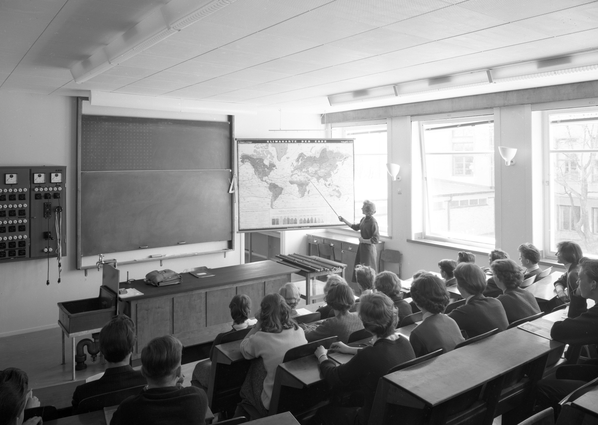 Bildsvit från Arvikas Högre Allmänna Läroverk tagen den 16 maj 1955.