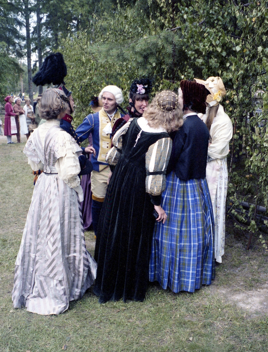 Historisk dräktkavalkad vid 1979-års Gammelvala i Brunskog.