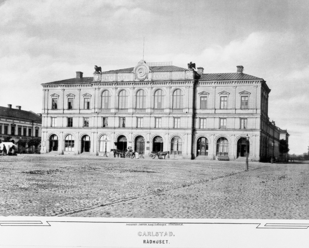Bilderna kommer från ett planschverk över Karlstad utgivet av Johannes Jaeger 1884. Museets exemplar är en hyllningspresent till avgående landshövdingen Henrik Gyllenram som tillträdde 1873 och avgick den 1 maj 1885.