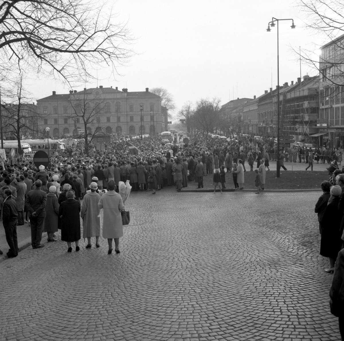 Studentfirande vid torget den 4 maj 1960.