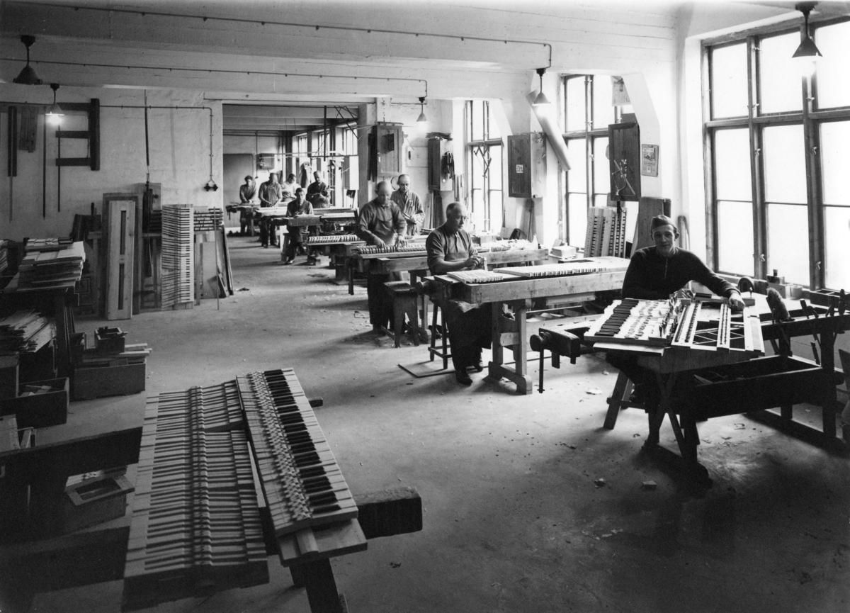 Instrumenttillverkning hos J P Nyströms i Karlstad.