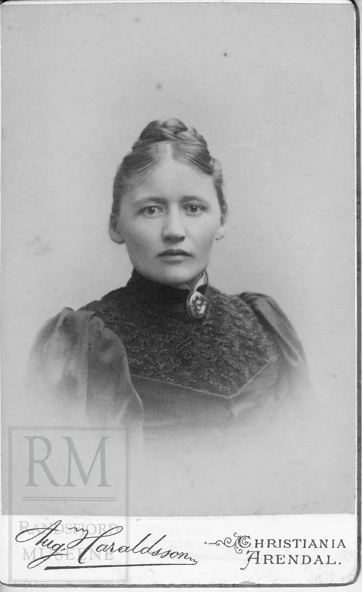Portrett av Randi Marie Nielsdtr. Svendsbakken, d. 1896