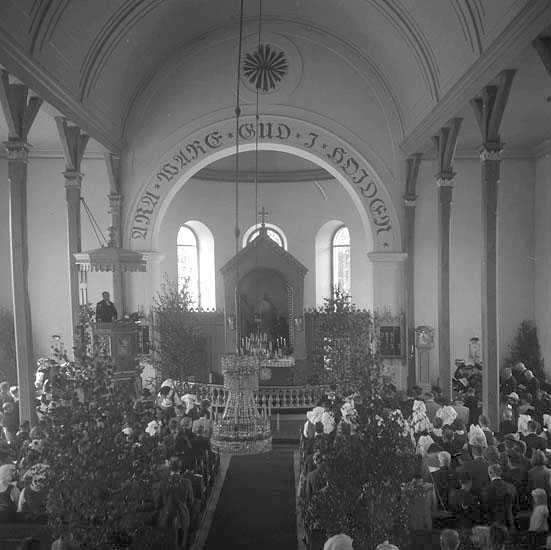 Gudstjänst i kyrka vid Christina Nilsson-jubileet 1943.
Vederslöv.