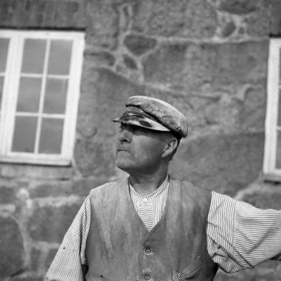 Duvekvarn, Asa. Före rivning av kvarnhjul och vattenränna. Magnus Svensson. 1951.