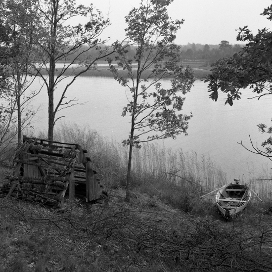 Fiskebod vid östra stranden, ägd av bl.a. fabrikör Henrik Petterssons fader. Husholmen, Toftaholm, 1956.