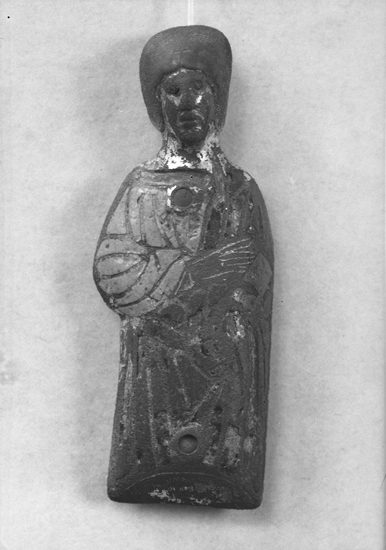 Detalj av ett medeltida krucifix från Hallsjö gamla kyrka.