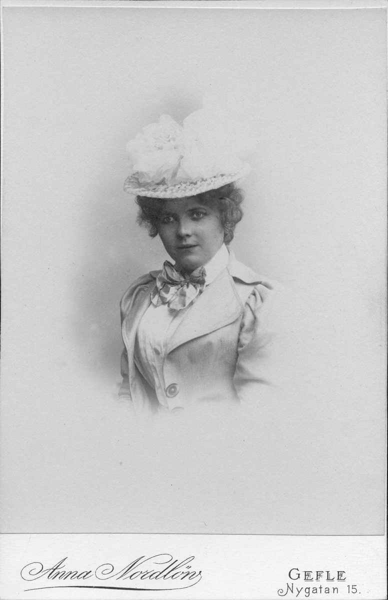 Anna Björk, född Nordlöw. Foto år 1895.