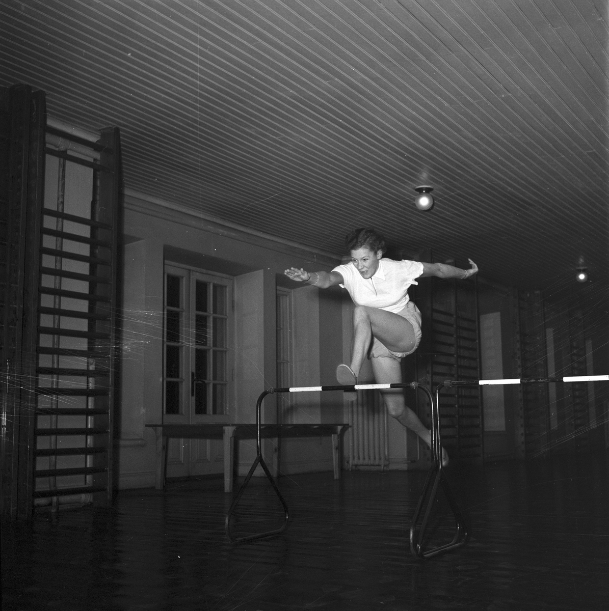 Gymnastik och idrott, läroverket (Vasaskolan).            23 november 1953.