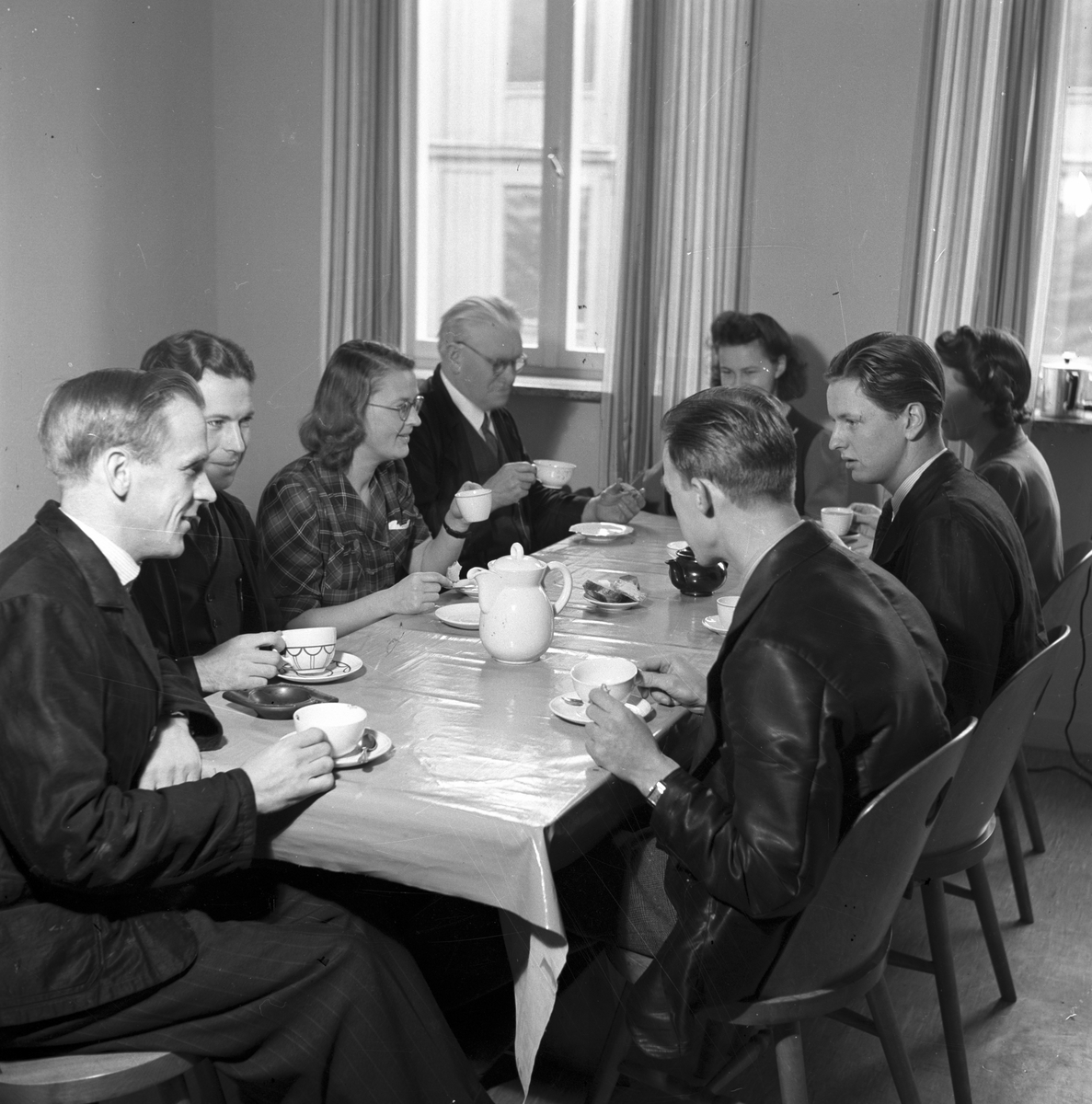 Första dagen kaffet ät fritt. 1 november 1945.