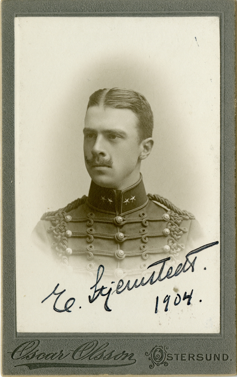 Porträtt av Erik Carl Maria Wilhelm Stjernstedt, löjtnant vid Norrlands artilleriregemente A 4.