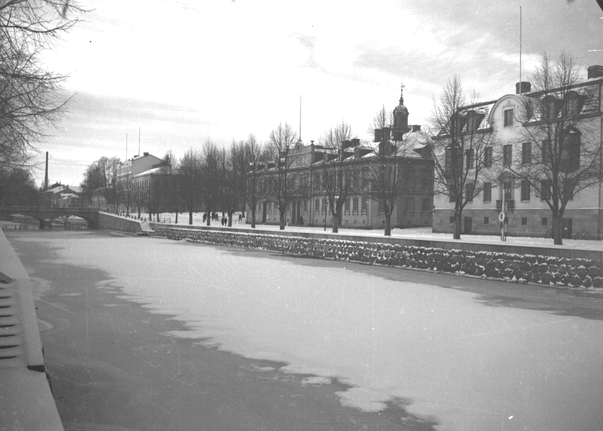 Gavleån och Norra Strandgatan en dag i januari 1942
